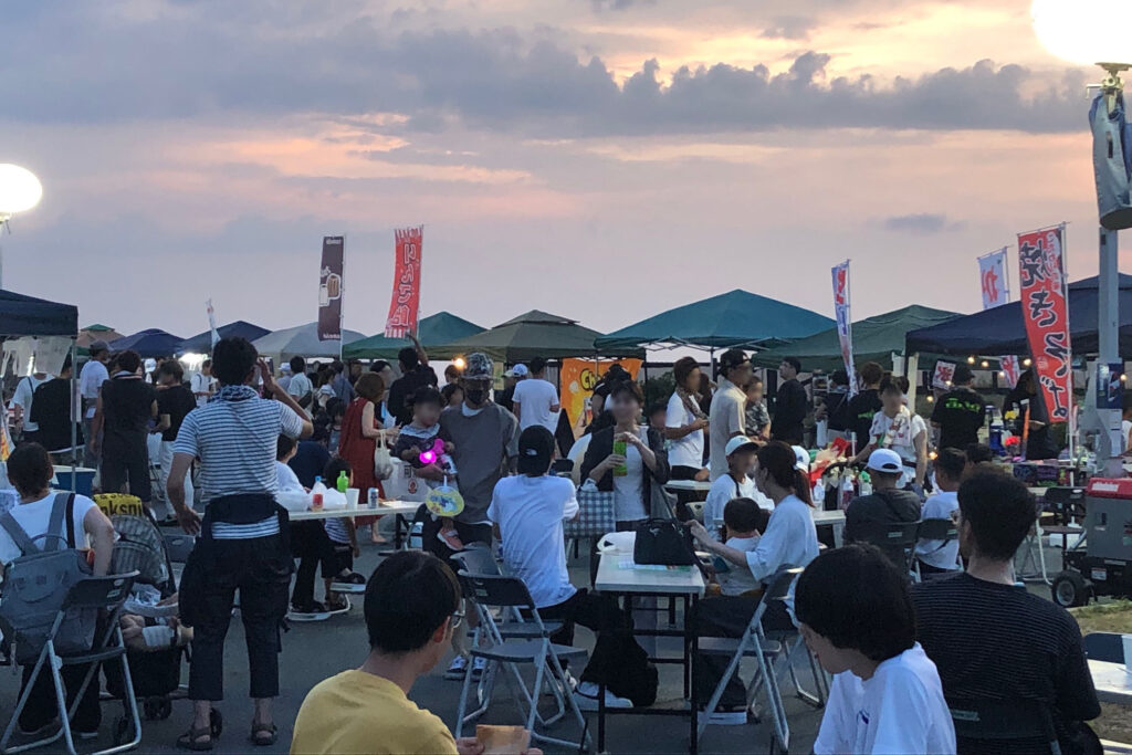 画像に alt 属性が指定されていません。ファイル名: 夕暮れのイベント-1024x683.jpg